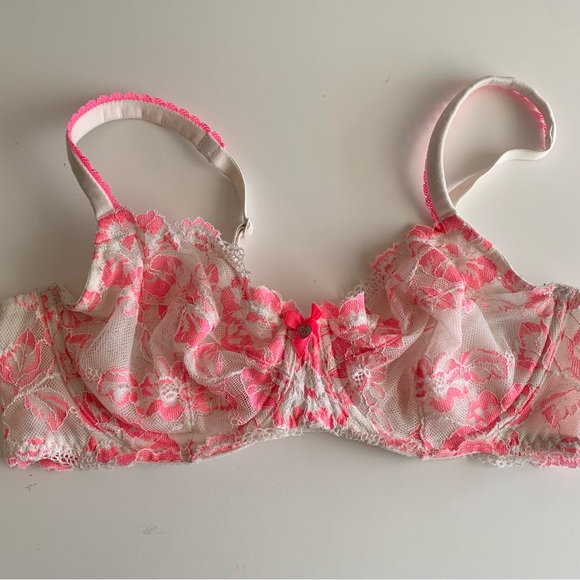 Victoria's Secret Other - ❤️ 2/$20 Victorias Secret Unlined Demi bra